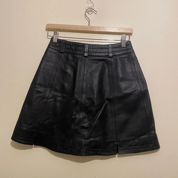 VEDA Black Leather Button-Up Mini Skirt. Size S-M - Picture 2 of 8